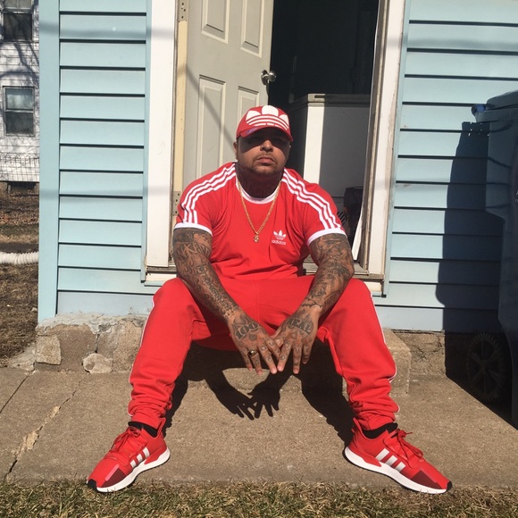 Meet your Posher, Edward - Picture 2 of 2